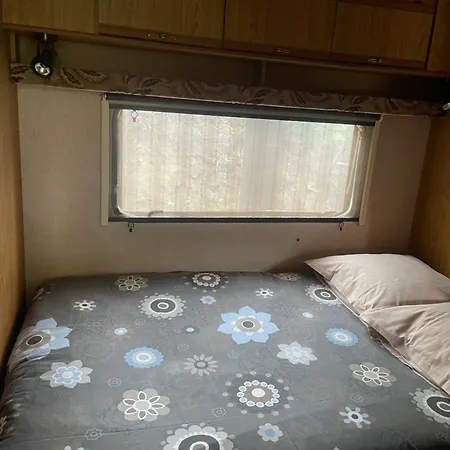 Campingplatz Caravanes De Provence Aiglun (Alpes-de-Haute-Provence)