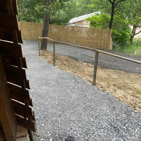 Caravanes De Provence Campsite